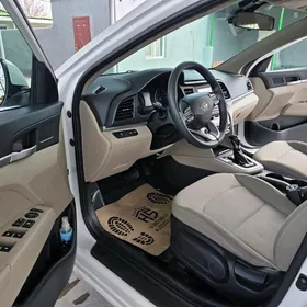 Hyundai Elantra 2020