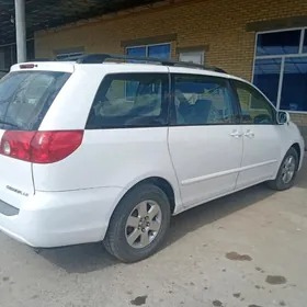 Toyota Sienna 2006