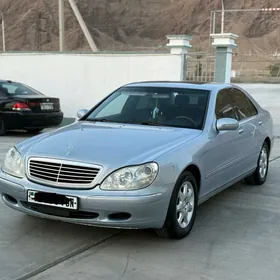 Mercedes-Benz S-Class 2001