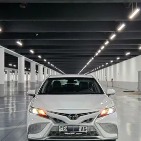 Toyota Camry 2021