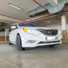 Hyundai Sonata 2011