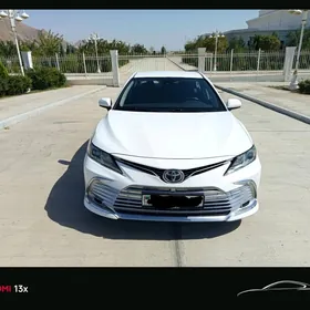 Toyota Camry 2021