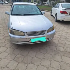 Toyota Camry 2001
