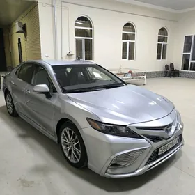 Toyota Camry 2021