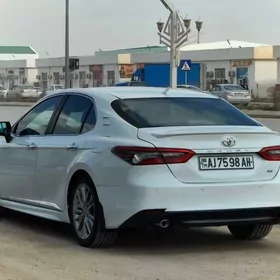 Toyota Camry 2019