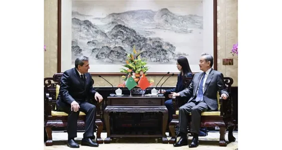 Pekinde Raşid Meredow bilen Wan Iniň arasynda duşuşyk geçirildi