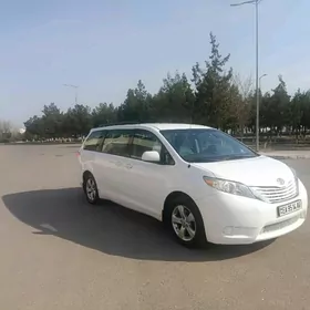 Toyota Sienna 2010