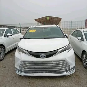 Toyota Sienna 2021