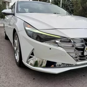 Hyundai Elantra 2022