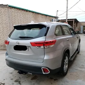Toyota Highlander 2019