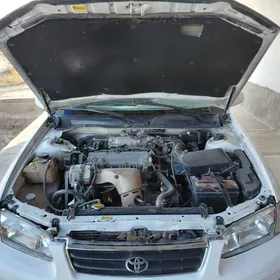 Toyota Camry 2001