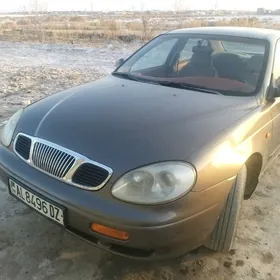 Daewoo Leganza 1998