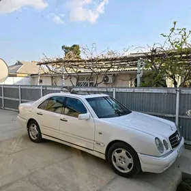 Mercedes-Benz E320 1999