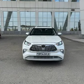 Toyota Highlander 2021