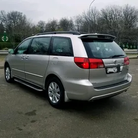 Toyota Sienna 2005