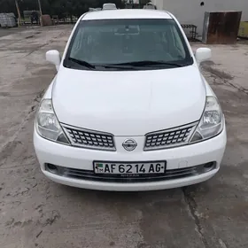 Nissan Tiida 2010