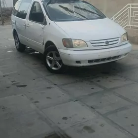 Toyota Sienna 2001