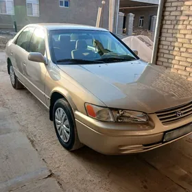 Toyota Camry 1999