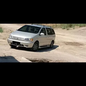 Toyota Sienna 2002