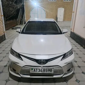 Toyota Camry 2021
