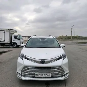 Toyota Sienna 2021