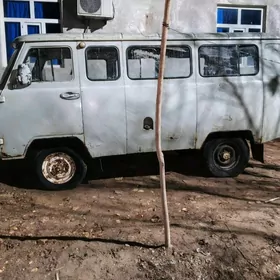 UAZ Profi 2003