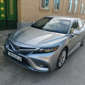 Toyota Camry 2021