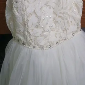 продаётся платье для девочки