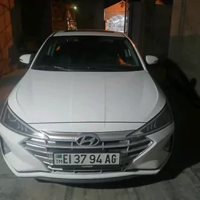 Hyundai Elantra 2020