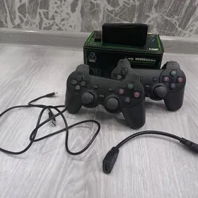 Telewızora catylyp oyun Dendi.