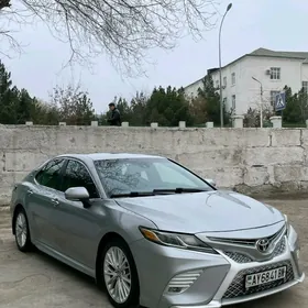 Toyota Camry 2018