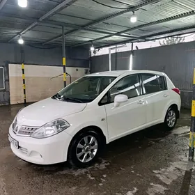 Nissan Tiida 2008