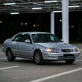 Toyota Camry 2000