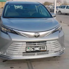 Toyota Sienna 2022