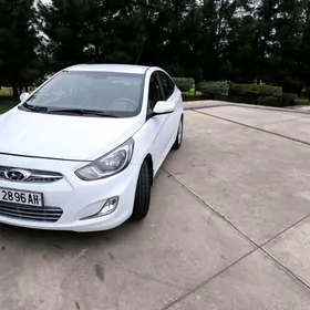Hyundai Accent 2012