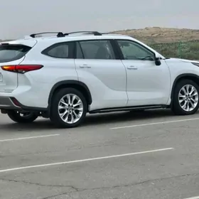 Toyota Highlander 2020