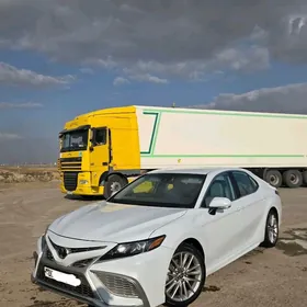 Toyota Camry 2021