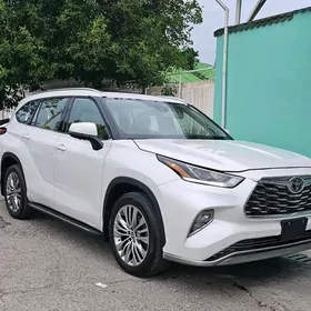 Toyota Highlander 2020