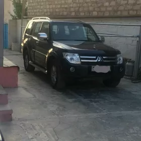Mitsubishi Pajero 2009