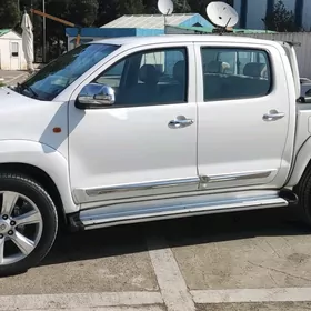 Toyota Hilux 2014