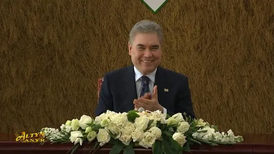 Гурбангулы Бердымухамедов встретился в Китае с ценителями ахалтекинских коней