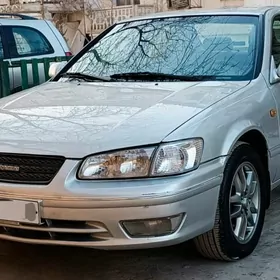 Toyota Camry 2000
