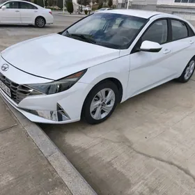 Hyundai Elantra 2022