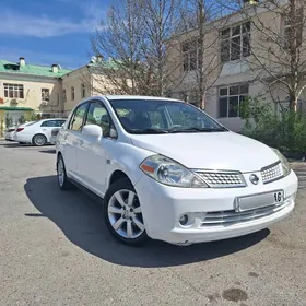 Nissan Tiida 2007