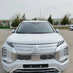 Mitsubishi Outlander 2025
