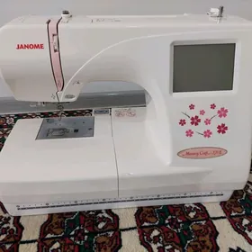 Janome  370 E