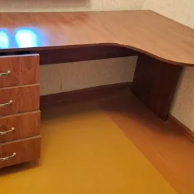 Школьный стол