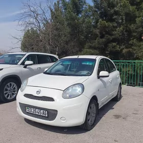 Nissan Tiida 2013