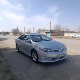 Toyota Camry 2012