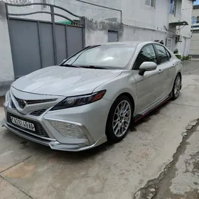Toyota Camry 2021